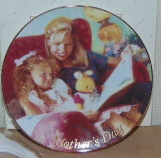 3 Avon Mothers Mother ' s Day plates 22K gold trim 1997 / 1998 / 2007 Mom & kids 5