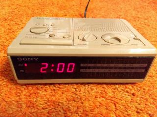 Vintage Sony Dream Machine Fm/am Radio Alarm Clock Icf - C2w Great