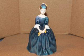 Royal Doulton Figurine " Cherie " Hn 2341 1965