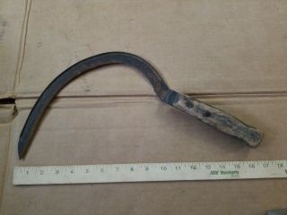 Antique Vtg Scythe Sickle Grass Weed Swing Cutting Blade Hand Tool