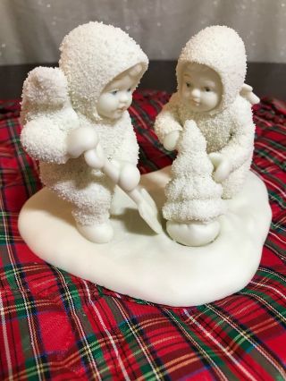 Department 56,  Snowbabies,  “we’ll Plant The Starry Pines” Figurine In Porcelain.