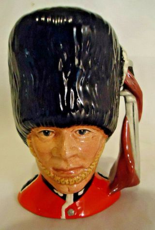 Vintage 1986 Royal Doulton " The Guardsman " Toby Jug D 6771