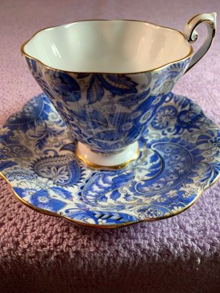 Royal Standard Fine Bone China Made In England Tea Cup/saucer Blue/white/floral