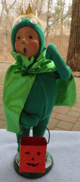 Byers Choice Caroler Halloween Boy In Frog Prince Trick - Or - Treat Costume