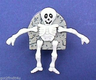 Hallmark Pin Halloween Vintage Wind Up Skeleton Tombstone Mechanical Holiday