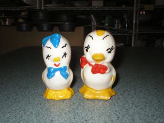 Vtg American Bisque Baby Chicks Chickens W/bows Salt & Pepper Shakers 3 1/2 " T