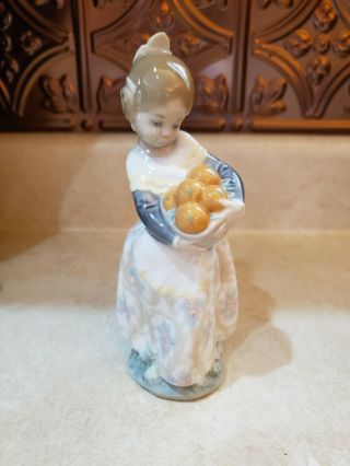 Lladro Valencian Girl With Basket Of Oranges 4841 1973