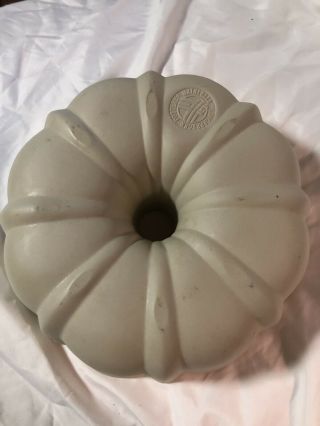 Longaberger Pottery Fluted Bundt Cake Pan Ivory Woven Traditions 2