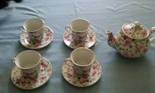 Gorgeous Darice Flowered Tea Pot W/ 4 Cups And Saucers