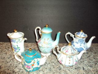 5 Nantucket Mini Porcelain Teapots Gold Trim Floral Designs Collectors Id:44371