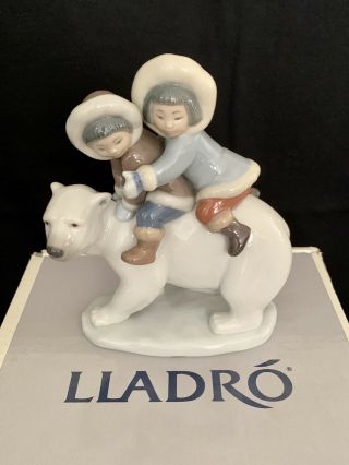 Lladro Figurine “eskimo Riders” Inunit Children On A Polar Bear