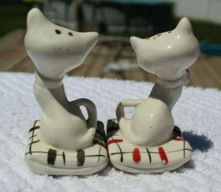 Vintage Adorable Siamese Cats on Pillows Salt and Pepper Shakers - Japan 3