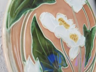 Villeroy Boch Majolica art nouveau decorative plate,  lillies Marked VBS 1789 3 VI 3