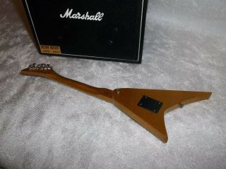 Jackson 1/6 Figure Scale Miniature Randy Rhoads Signature Gold Axe Guitar 2