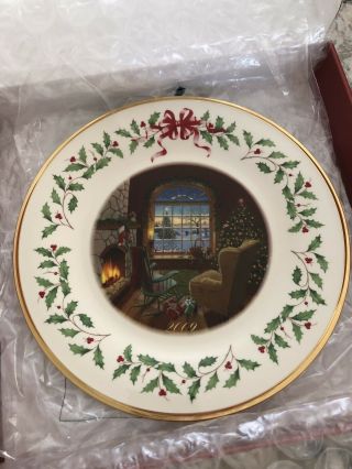 Lenox 2009 Annual Collector Plate Cozy Christmas Holiday Plate
