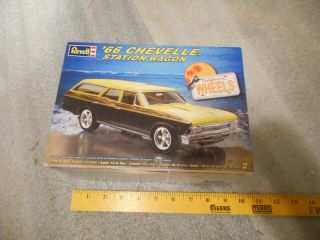 Revell (66 Chevelle Station Wagon) 1/25 Scale