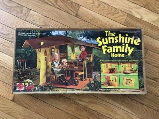 Vintage 1974 Mattel The Sunshine Family Home - Most Furniture And Box