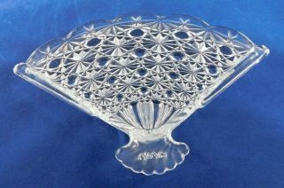 Avon Vintage Glass Fan Dish Plate With Daisy Button Design 8 " Wide