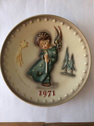 M.  I.  Hummel 1971 First Issue Annual Plate
