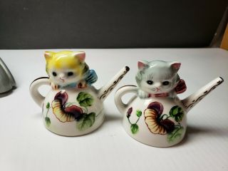 Cute Vintage Py Kitty Cat Kitten In Pansy Teapot Salt And Pepper Shaker