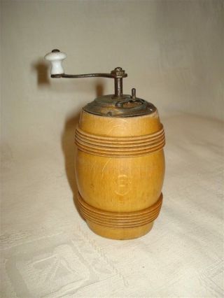 Antique Vintage Mechanical Wood Pepper Spice Mill Grinder Porcelain Knob Latvia