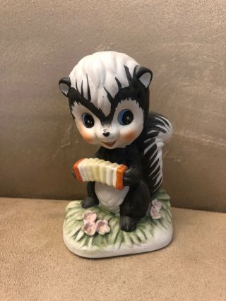 Vintage Antique Skunk Playing Music On Accordian Figurine Numbered 1/230