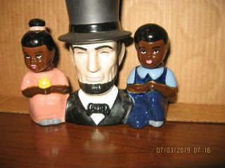 Nod To Lincoln Collectable Salt And Pepper Shakers,  From 1991 Convention In Ill.