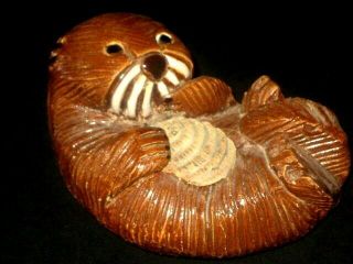 Artesania Riconada - - Otter With Clam Shell - - Signed - -