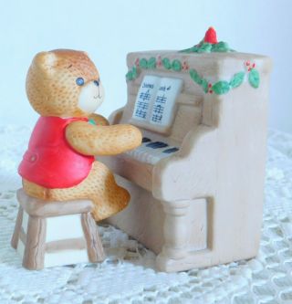 Adorable 1986 Enesco Lucy & Me Musical Piano Bear " Deck The Halls " Exc.