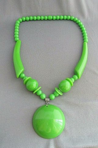 Vintage Silver Tone Lime Green Lucite Ball Bead Chunky Pendant Necklace
