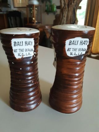 Vintage Bali Ha ' i At The Beach NOLA Salt & Pepper Shaker Set Ucagco Ceramics 5