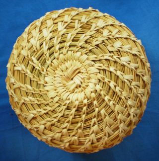Lovely Hand Woven Art Piece SWEETGRASS BASKET With LID Unique Swirling Pattern 5