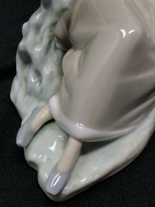 Lladro 4660 SHEPHERDESS WITH DOVE LLADRÓ Porcelain Figurine GLAZED FINISH 7