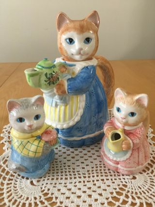 Vintage 1991 Avon Cat Teapot And Her Kittens Creamer And Sugar