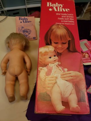 VINTAGE 1973 KENNER BABY ALIVE GIRL DOLL BOX,  ACCESSORIES 3