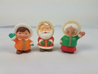 Hallmark Christmas Merry Miniatures Set Of 3 Eskimo Family Santa Mrs Claus Child