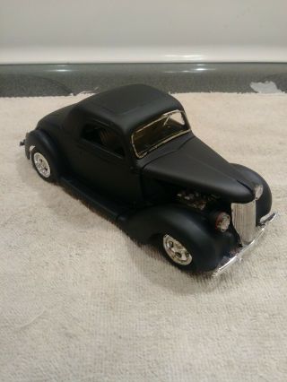 1936 Ford Coup Street Rod Monogram 1:24 Scale Model Car