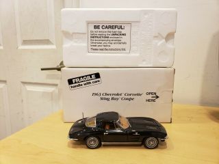Danbury 1/24 Scale 1963 Chevy Corvette Sting Ray Coupe No Paperwork