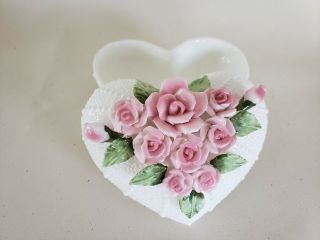 Seymour Mann Porcelain Heart Shaped Trinket Holder 5 " By 3 " White W/ Pink Roses