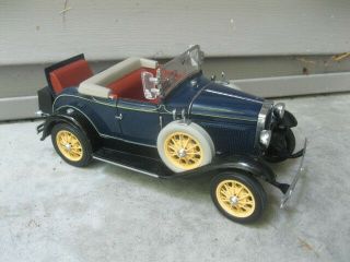 Vintage Motor City Classics 1931 Model A Ford 1/24 Scale Highly Detailed Diecast