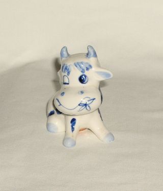 Vintage Pair Adorable ENESCO Hand Painted Porcelain Cow Figurines Blue & White 3