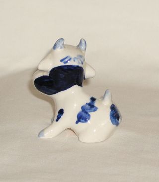 Vintage Pair Adorable ENESCO Hand Painted Porcelain Cow Figurines Blue & White 4