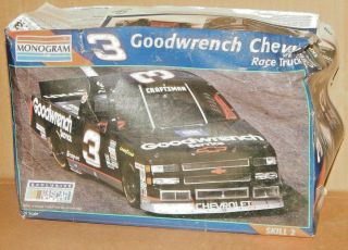 Monogram 1/24 Scale Goodwrench 3 Chevy Nascar Race Truck Plastic Model Car Kit