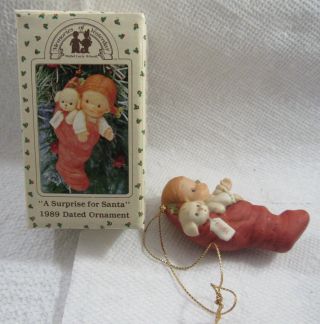 Enesco Memories Of Yesterday A Surprise For Santa 1989 Dated Porcelain Ornament