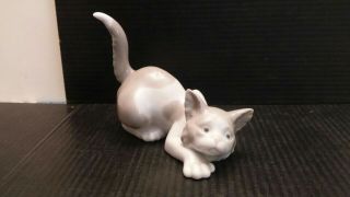 Lladro Daisa Cat Figurine 1981 Retired