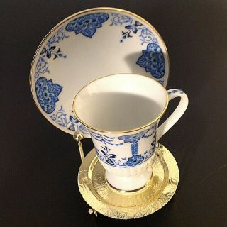 Vintage Avon Demitasse Cup & Saucer.  European Tradition.  Medici Porcelain Italy