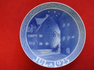 1925 Royal Copenhagen Rc Christmas Plate " Street At Christianshavn
