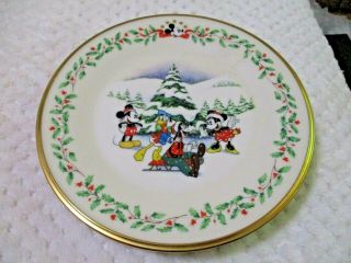 8 In Lenox Disney Christmas Holiday Plate " First Snow " Mickey & Co