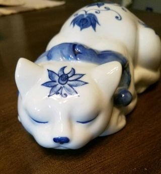 Vintage Andrea by Sadek Sleeping Cat Blue & White Floral Porcelain Figurine 2
