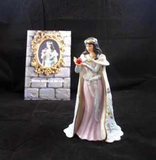 Lenox Fine Porcelain  Snow White  The Legendary Princesses Figurine